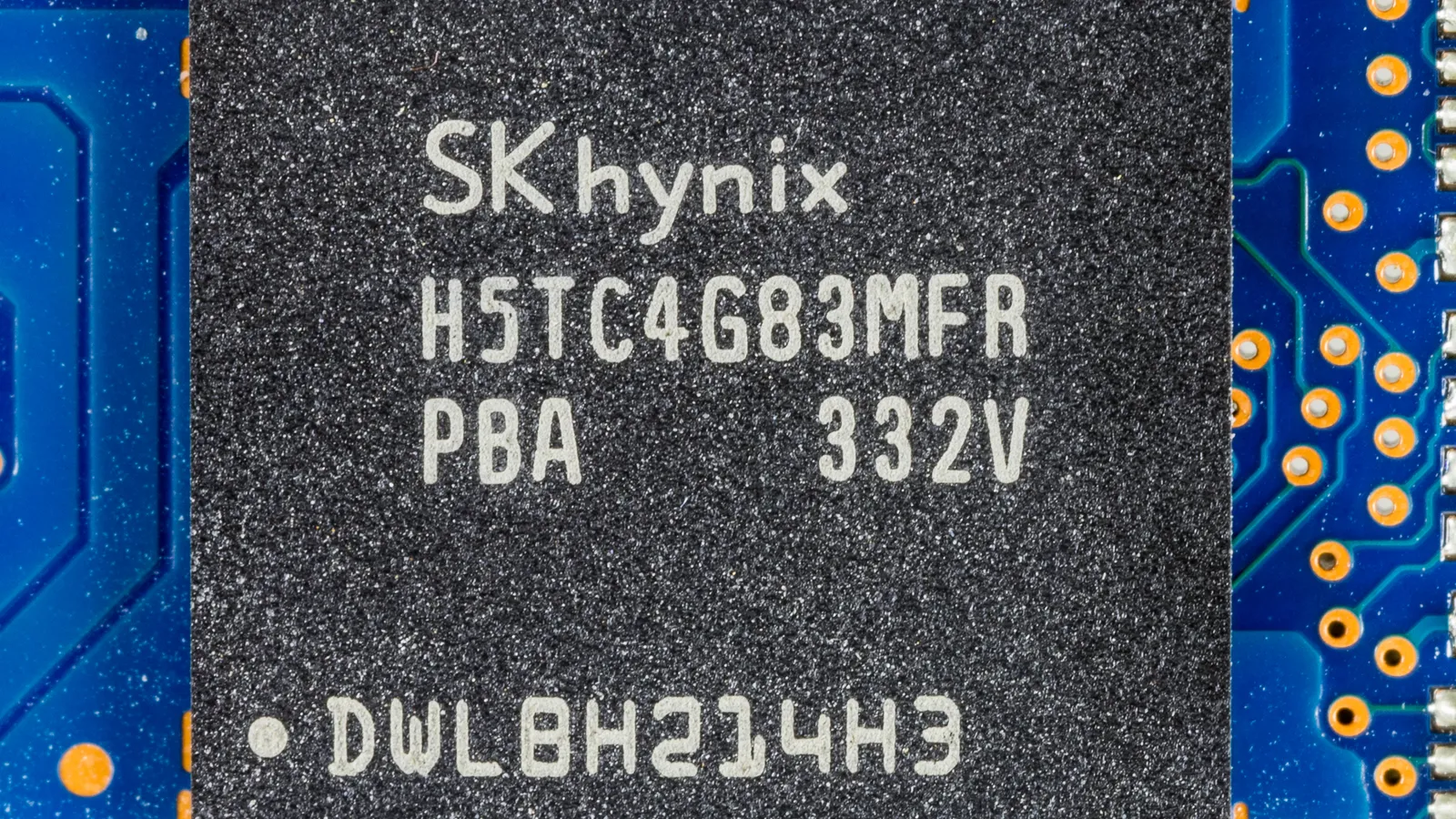 Close-up of an SK hynix DRAM chip on a blue circuit board